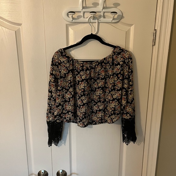 Off shoulder top from YAYA - Picture 2 of 2